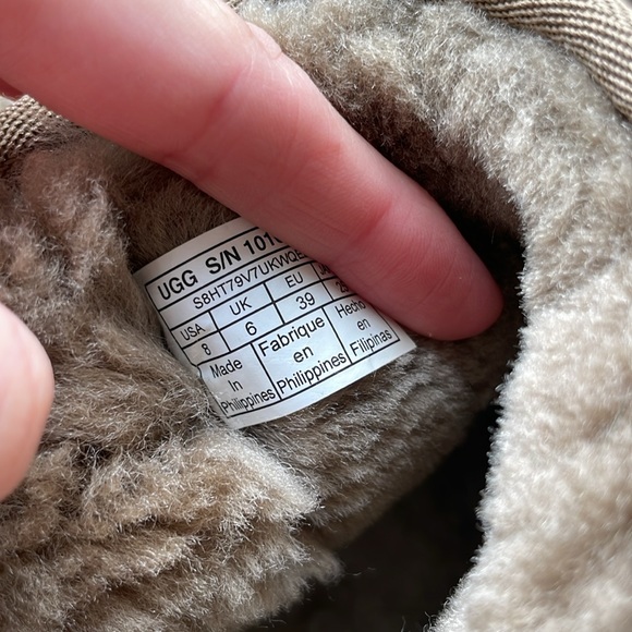 Ugg Classic Mini Boot - Picture 5 of 7